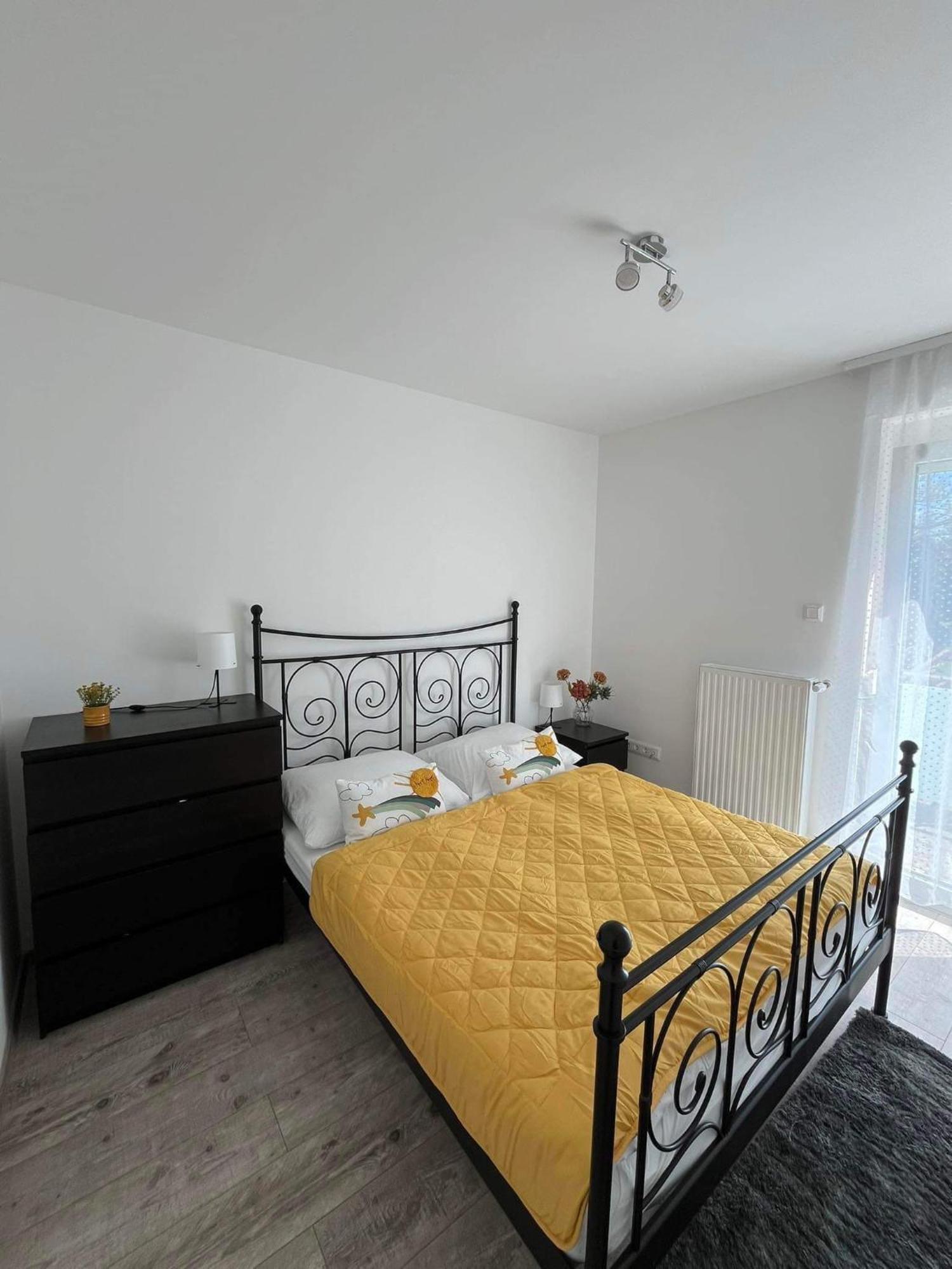 Ada Apartman Sopron Exterior foto