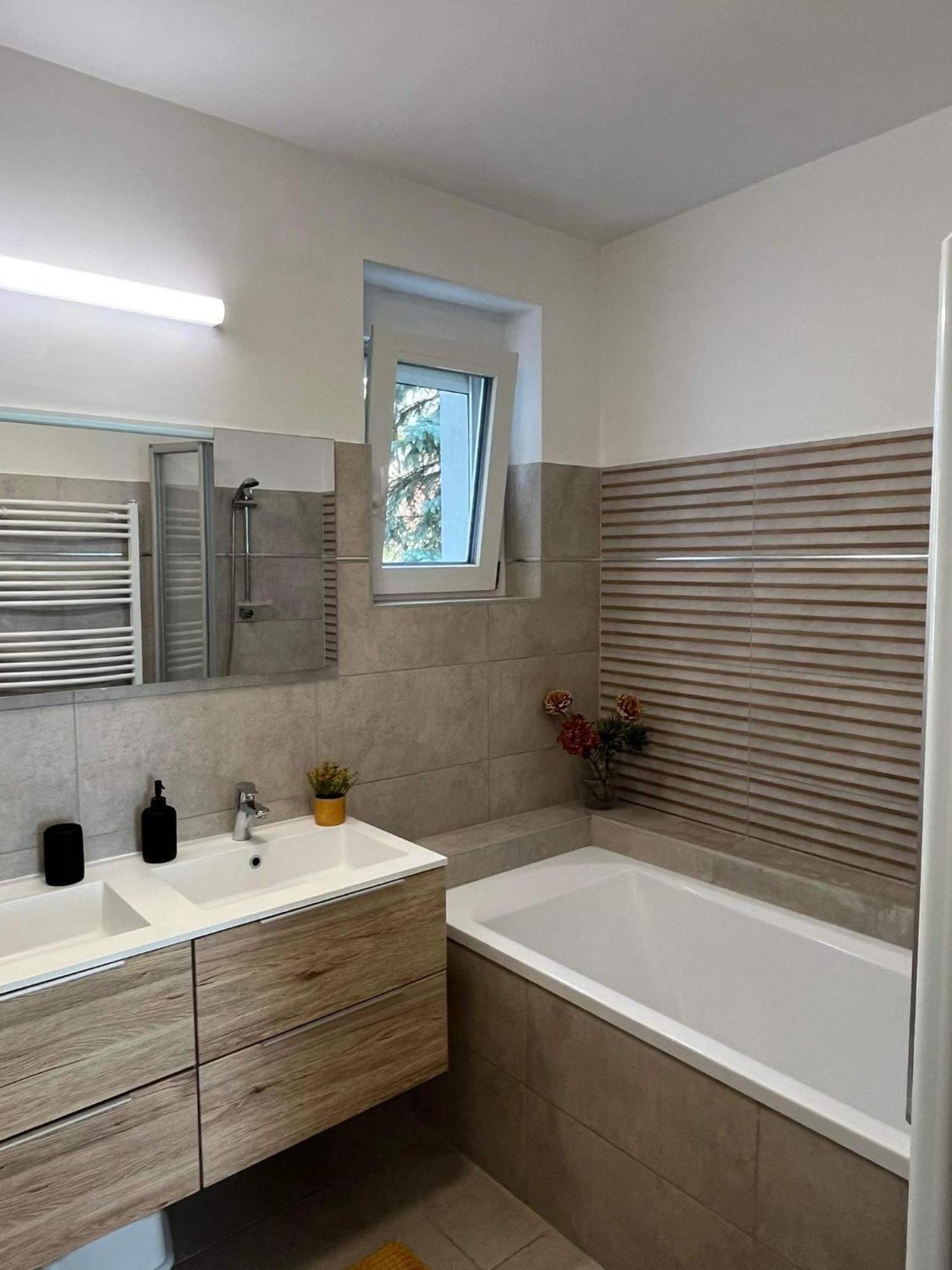 Ada Apartman Sopron Exterior foto